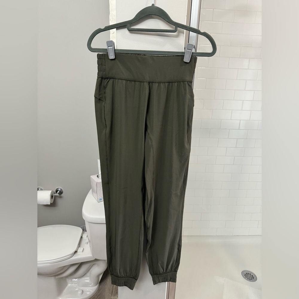 lululemon Women's Size 4 Sun Setter Jogger